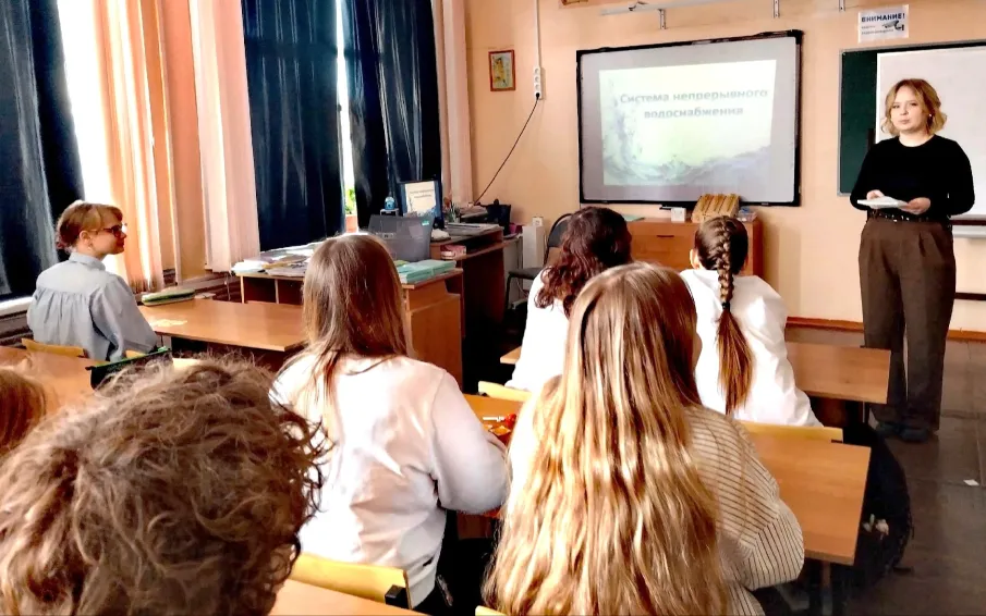 Городская библиотека №4 провела эколого-просветительскую программу «Живая земля, живая вода» для школьников